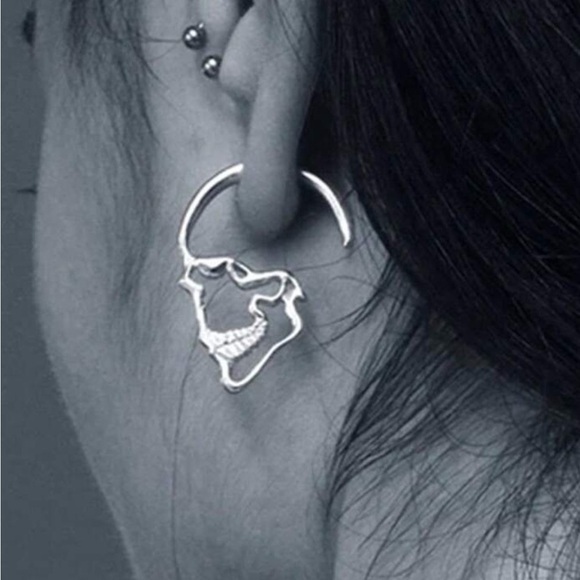 NEW Silver Skull Hoop Style Earrings - Picture 1 of 4